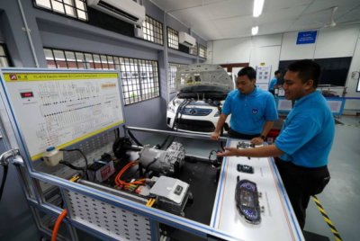 Peruntukan untuk TVET dinaikkan kepada RM7.5 bilion dalam Belanjawan 2025. Foto Bernama