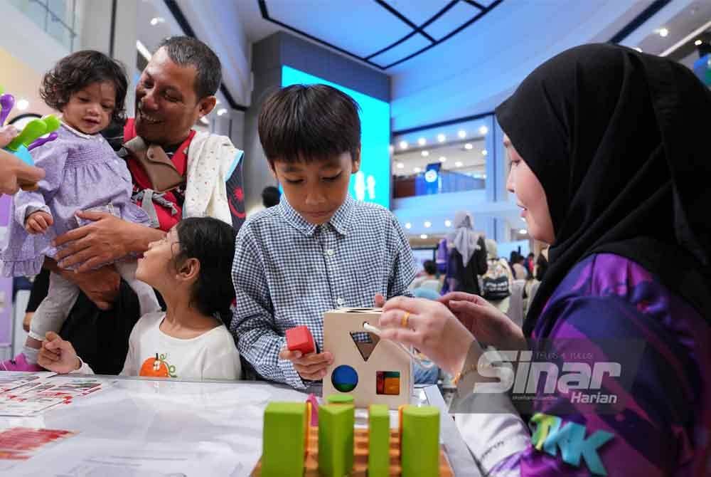 KLIA 2024 memberi input dan perkhidmatan sokongan kepada ibu bapa dalam merancang hala tuju MBPK. Foto MOHD HALIM ABDUL WAHID-Sinar Harian