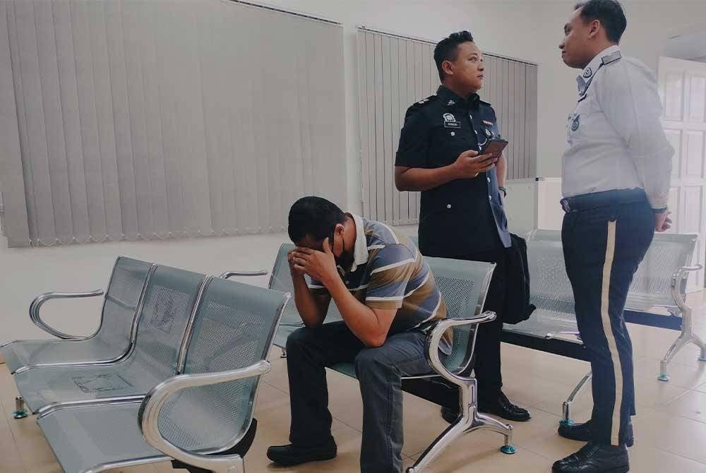 Mohd Ridzuan mengaku memandu tidak cermat sehingga menyebabkan kemalangan empat kenderaan di persimpangan jalan Sri Medan-Yong Peng, 13 Oktober lalu.