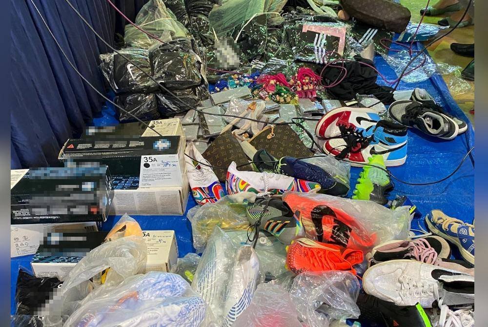 KPDN Kelantan merampas pelbagai barangan seludup bernilai RM4.3 juta sepanjang Januari hingga Oktober tahun ini.