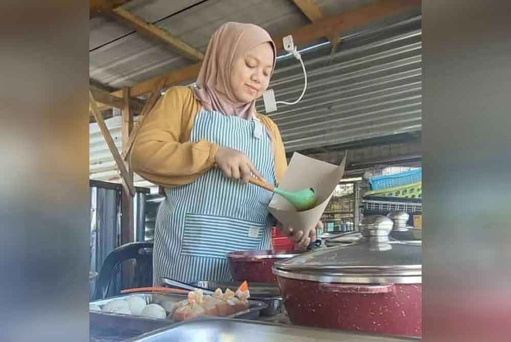 Sha menyediakan nasi bajet yang dijual di gerainya.