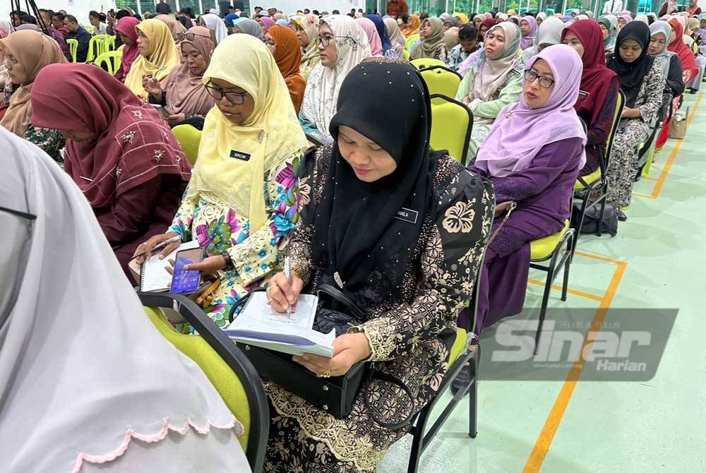Hadirin hadir mendengar wacana yang berlangsung di Tunjong, Kota Bharu. Foto Sinar Harian
