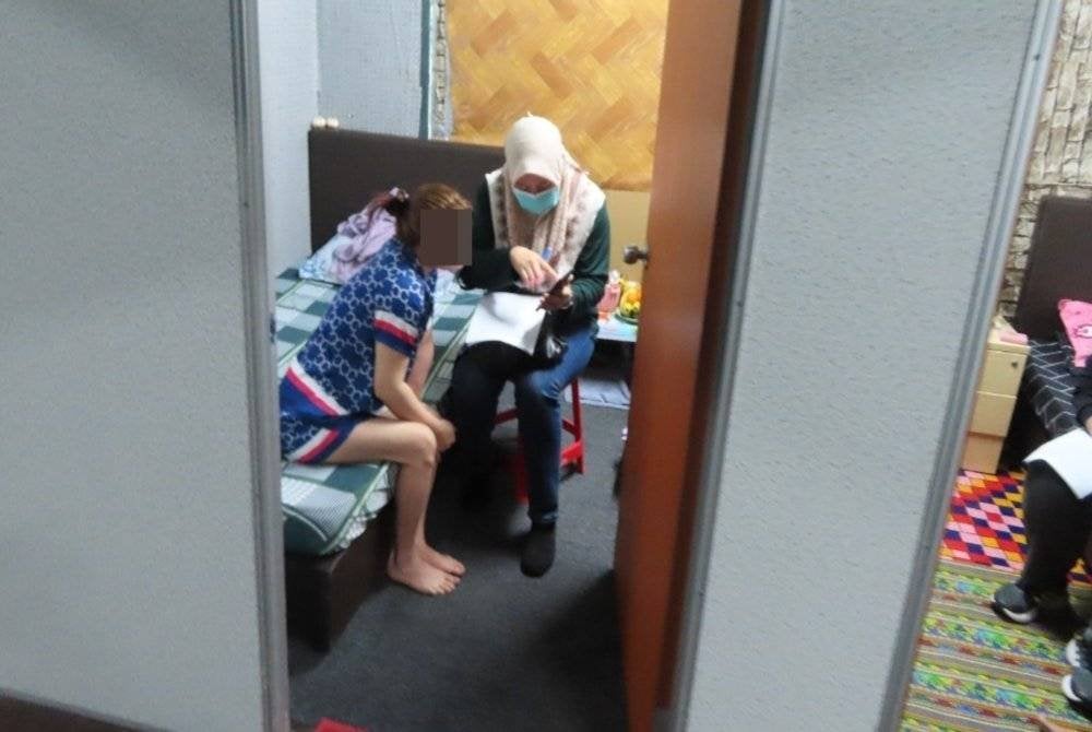 Antara wanita yang diselamatkan.