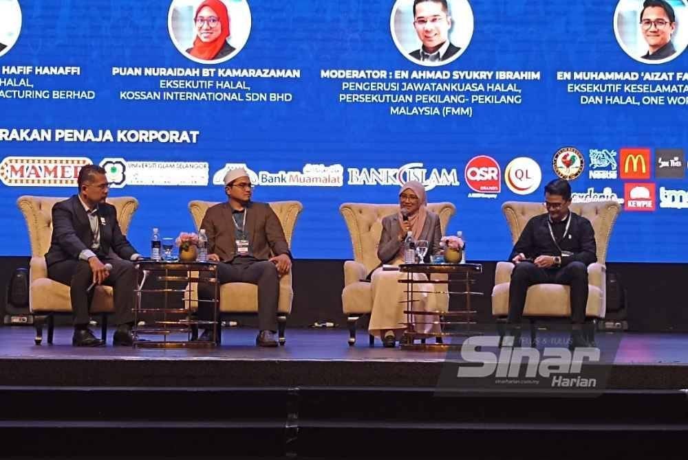 NURAIDAH (dua, kanan) ketika menjadi panel dalam Persidangan Eksekutif Halal Kebangsaan 2024 di Bangi, Selangor pada Rabu.