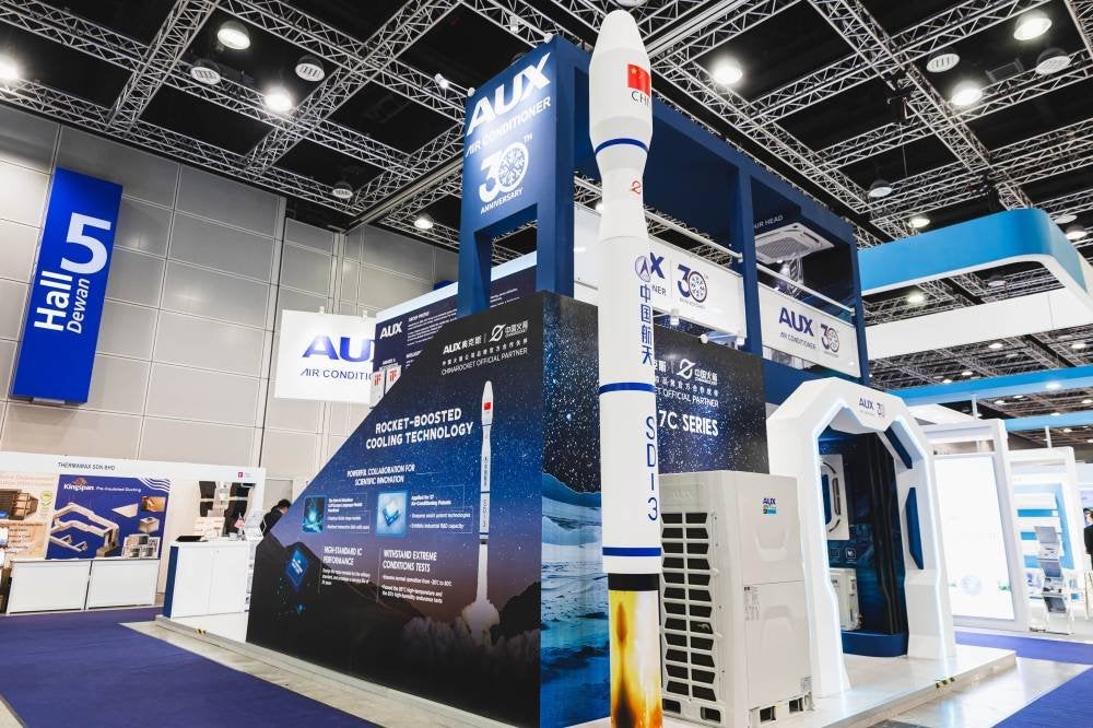 AUX menjadi rakan kongsi jenama rasmi Roket China.