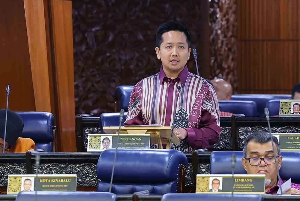 Arthur Joseph Kurup pada Persidangan Dewan Rakyat sempena Mesyuarat Ketiga Penggal Ketiga Parlimen ke-15 di Bangunan Parlimen hari ini. Foto Bernama