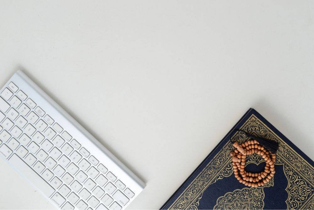 RUJUKLAH kepada para ulama yang menceritakan kisah-kisah benar bersumberkan al-Quran dan hadis sahih selain menyemak melalui sumber internet yang dipercayai. Foto CANVA