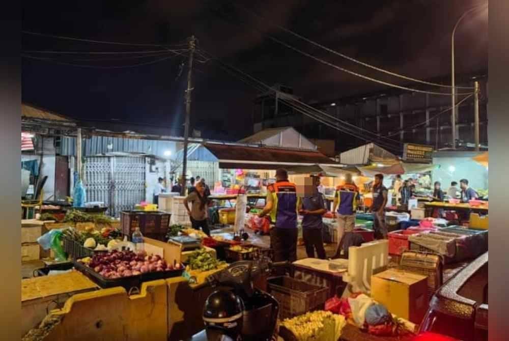 Lima tindakan sitaan barangan diambil terhadap warga asing yang berniaga di sekitar Pasar Borong Kuala Lumpur