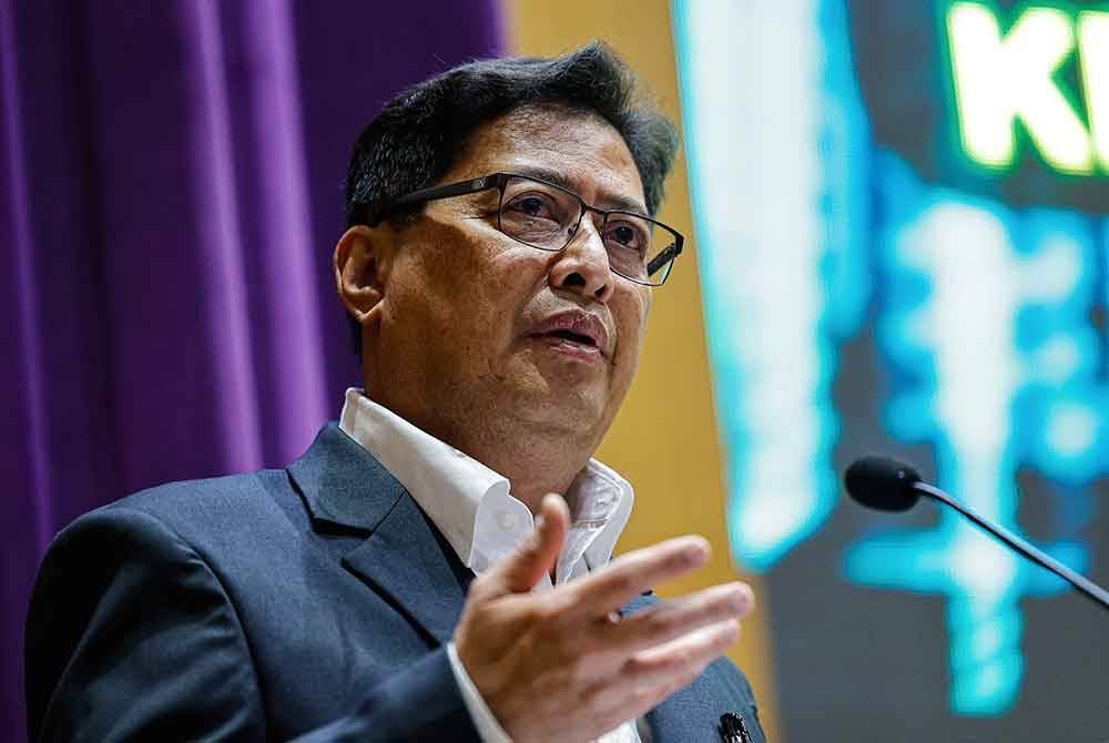 Azam berucap pada Majlis Apresiasi Penambahbaikan Tatakelola Agensi (APTA) Peringkat Negeri pada Jumaat. Foto Bernama