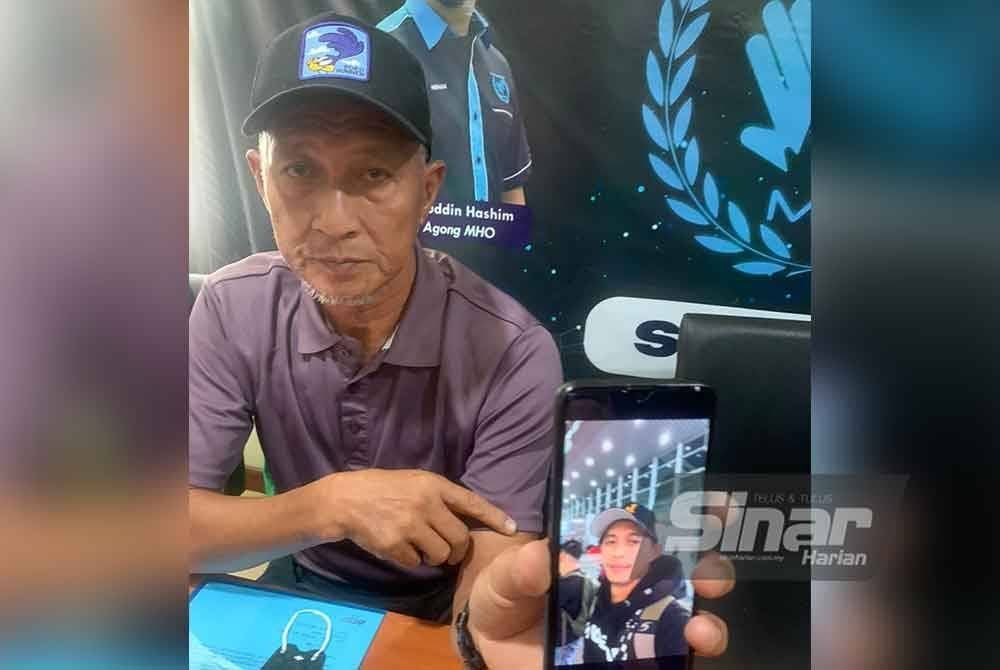 Abdul Rahman menunjukkan gambar anaknya yang kini dikatakan diculik sindiket pemerdagangan manusia di Myanmar. Foto Sinar Harian-ASYIKIN ASIMIN