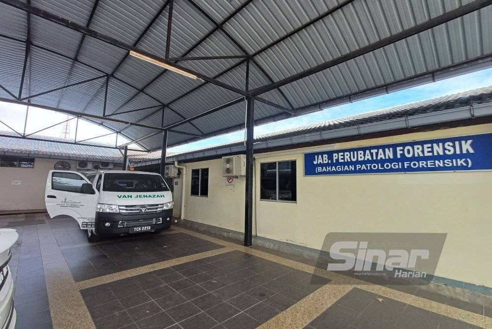 Suasana di Unit Forensik Hospital Tengku Ampuan Afzan (HTAA) di sini pada Sabtu. Foto Sinar Harian