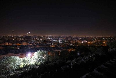 Keadaan di Tehran selepas beberapa letupan kedengaran pada Sabtu selepas Israel mengumumkan pelancaran 'serangan tepat' ke atas sasaran tentera di Iran - Foto: AFP
