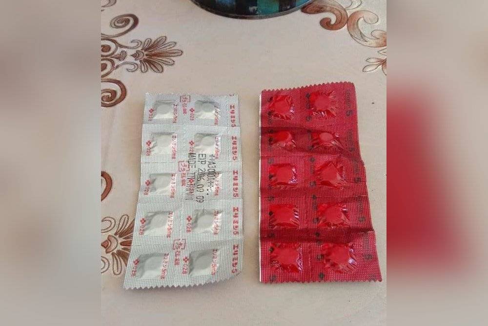 Hasil pemeriksaan dijalankan telah menjumpai 20 biji pil dipercayai eramin 5 bernilai RM300 di dalam poket seluar salah seorang suspek.