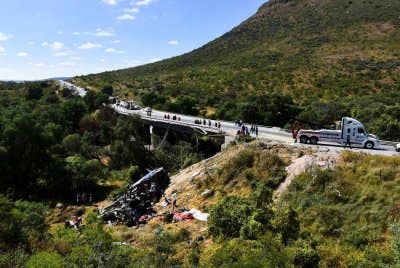 Bas berkenaan dilaporkan dalam perjalanan dari Tepic ke Chihuahua sebelum kemalangan berlaku berhampiran Zacatecas pada awal pagi Sabtu. Foto Reuters