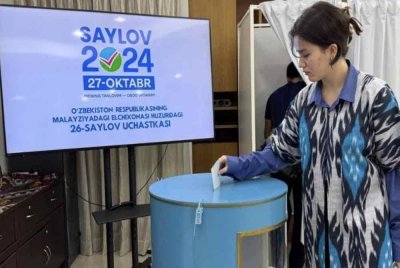 Buat kali pertama, lebih 20 juta rakyat Uzbekistan diberi pilihan untuk mengundi secara fizikal atau elektronik. Foto Bernama