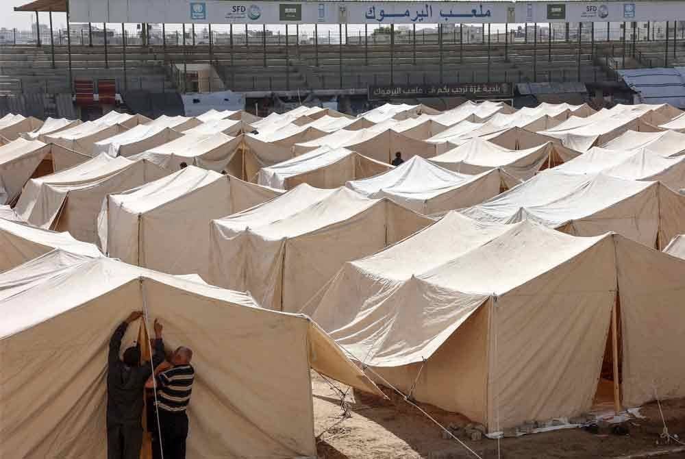 'Bandar khemah' baharu di tengah Gaza didirikan penduduk Palestin yang melarikan diri dari utara Gaza.