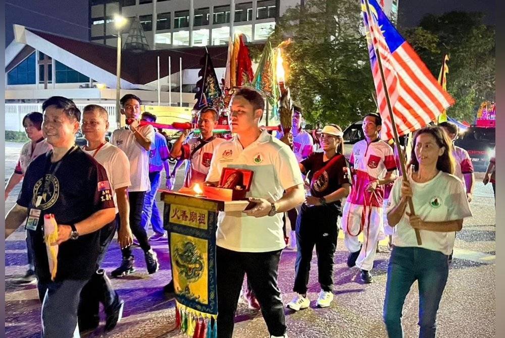 Ratusan delegasi dari seluruh negara menyertai sesi perarakan di Johor.