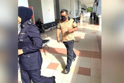 Muhammad Syafiq Stewart mengaku tidak bersalah menyamar sebagai peguam