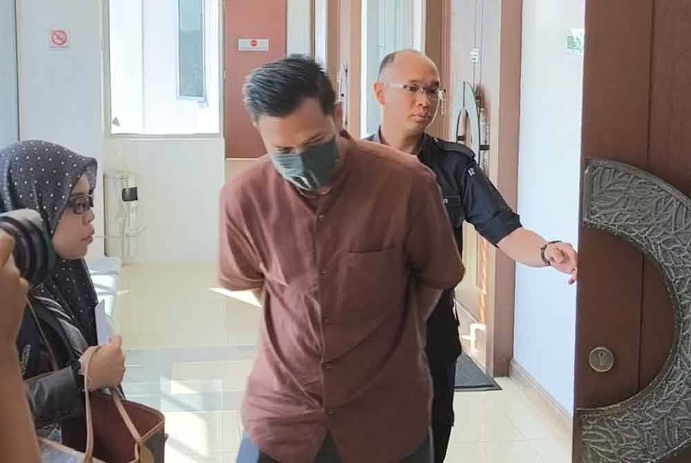 Mohd Razif hadir ke Mahkamah Sesyen Shah Alam pada Selasa bagi menghadapi satu pertuduhan gagal melaporkan rasuah RM1,000 pada tahun lalu.