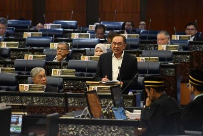 Anwar ketika Waktu Pertanyaan-Pertanyaan Menteri di Dewan Rakyat pada Selasa. Foto Jabatan Penerangan Malaysia
