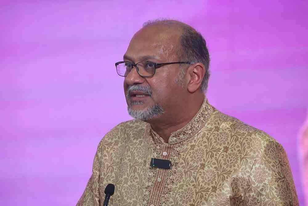 Gobind berucap pada Majlis Rumah Terbuka Deepavali Madani 2024 di Sentul Depot, Kuala Lumpur pada Khamis. Foto Bernama