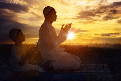 PENTING buat umat Islam untuk sentiasa memperbaiki solatnya kerana ia merupakan amalan pertama yang akan dihisab pada hari kiamat. Foto CANVA