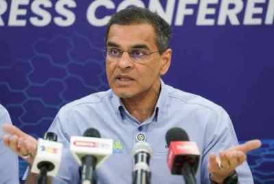 Mohammed Azman Aziz ketika sidang media Ops Kesan Pekerja Asing 2024 di Menara PERKESO pada Jumaat.