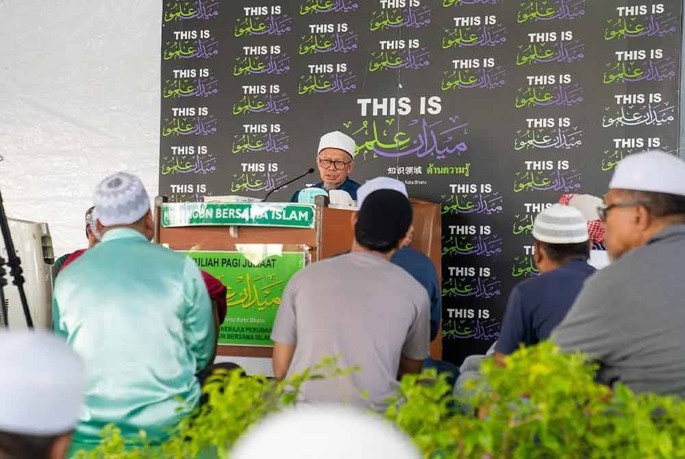 Zulkifli menyampaikan kuliah di Medan Ilmu Kota Bharu, Kelantan pada Jumaat. Foto: Facebook Zulkifli