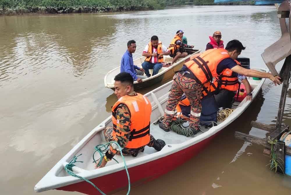 Usaha mencari nelayan yang terjatuh di Sungai Sedili Besar diteruskan.
