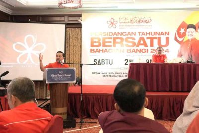Wan Saiful ketika Persidangan Tahunan Bersatu Bahagian Bangi pada Sabtu lalu. FOTO/ Facebook Wan Saiful Wan Jan