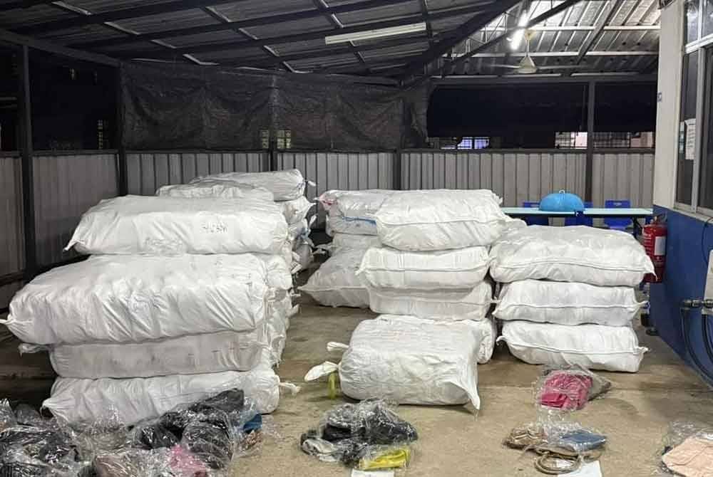 Barangan disyaki dari Thailand ditemukan dalam sebuah lori tanpa dokumen yang sah.