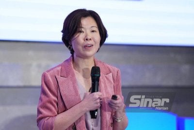 Pei-Si berucap pada Majlis Pelancaran GX 2.0: Next Starts Now pada Selasa. Foto SINAR HARIAN MOHD HALIM ABDUL WAHID