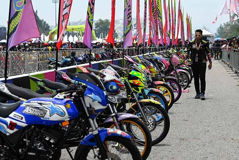 Laporan itu menyebut, pemilik RX-Z tidak kisah berhabis sehingga puluhan ribu ringgit untuk ubah suai motosikal agar tampil unik dan menarik. Gambar hiasan.