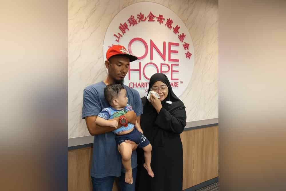 Ibu bapa Muhammad Eusoff tampil ke pejabat One Hope Charity & Welfare baru-baru ini bagi memohon bantuan dana RM100,000 kerana tidak berkemampuan.