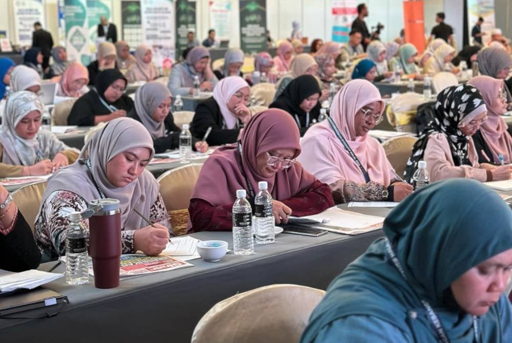 SEBAHAGIAN daripada eksekutif halal yang menyertai Persidangan Kebangsaan Eksekutif Halal 2024 di Bangi baru-baru ini.