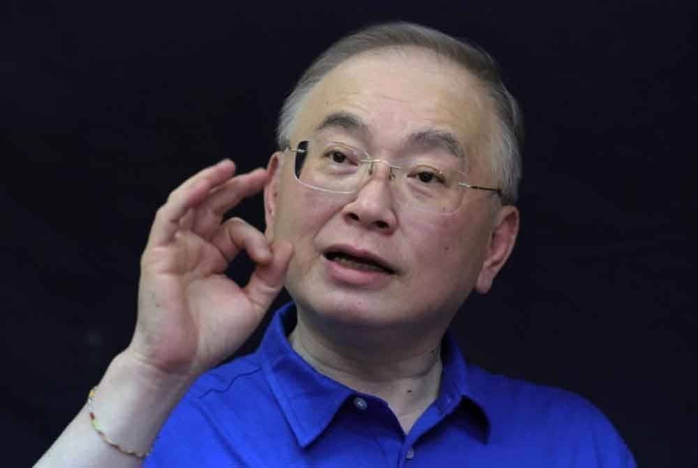 Kedai runcit dan kedai makan milik GISBH yang beroperasi di Kampung Batu Hampar Dalam telah diarah ditutup.