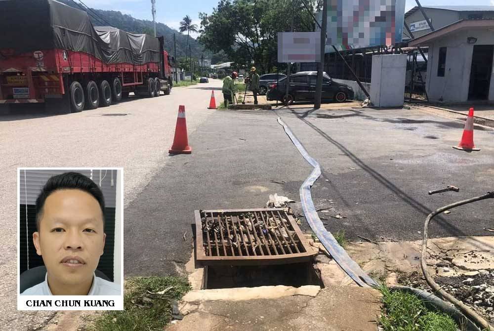 Kerja-kerja pembersihan longkang di Kawasan Perindustrian Semambu selepas kejadian banjir kilat di kawasan itu baru-baru ini. Foto Facebook Chan Chun Kuang