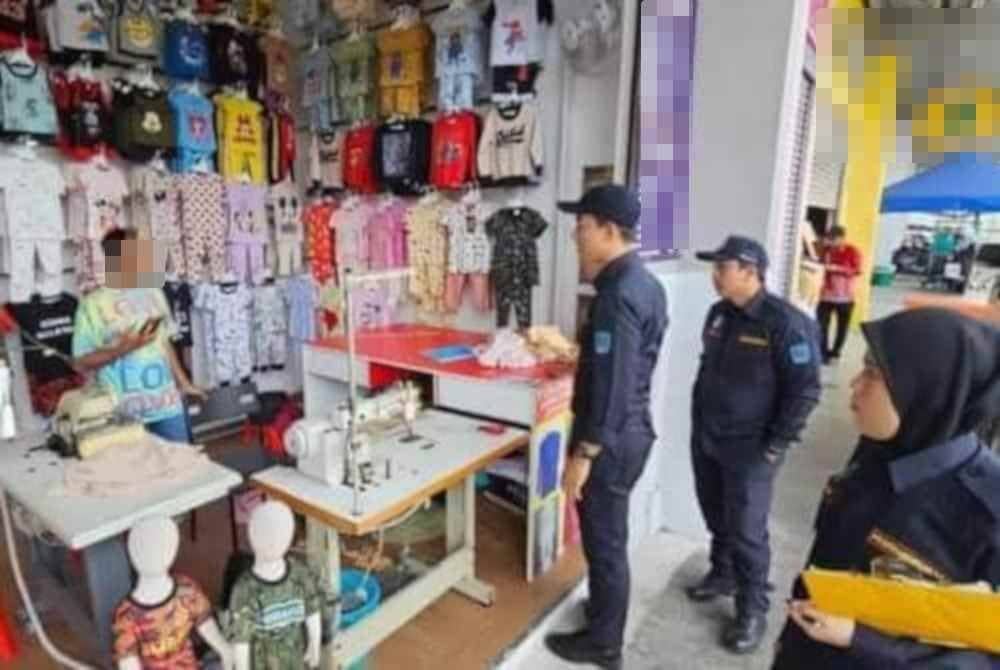 Empat premis yang diperiksa menjalankan aktiviti kafeteria, menjual kosmetik, menjahit dan menjual pakaian serta farmasi