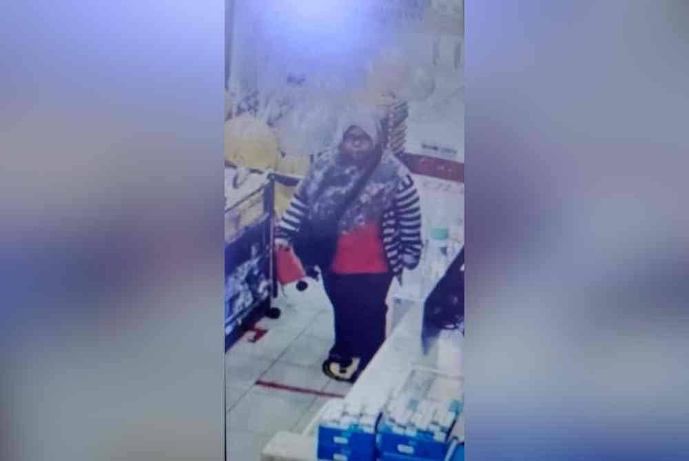 Gambar mangsa yang dirakam CCTV pada hari kehilangannya. Foto Facebook Balai Polis Beserah Official