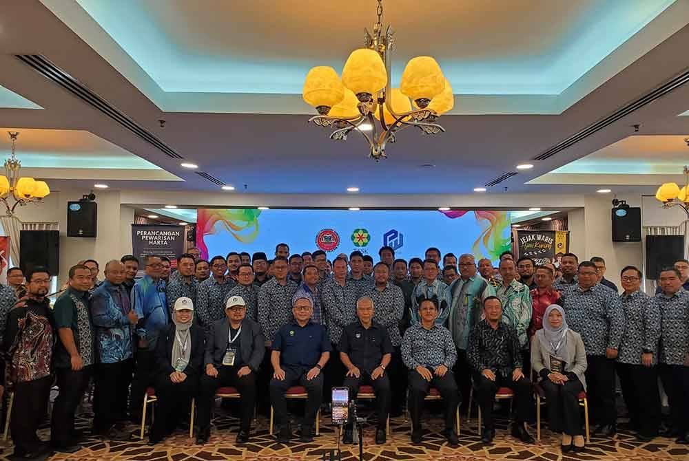 Seramai penghulu di Kedah mengambil bahagian dalam program Jejak Waris Hijau Kuning pada Khamis.