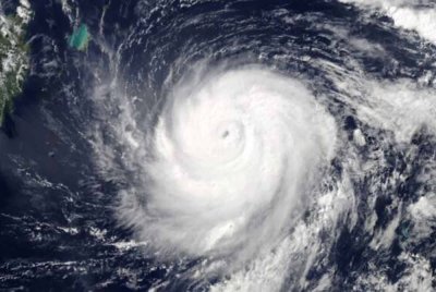 MetMalaysia mengeluarkan nasihat mengenai taufan Yinxing yang dikesan kira-kira 1,313 kilometer (km) ke Timur Laut Kudat, Sabah. Gambar hiasan