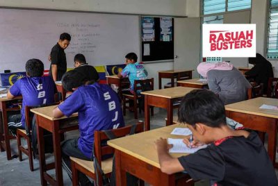 Kerajaan perlu meningkatkan kesedaran dan integriti dalam kalangan masyarakat menerusi pendidikan dan kempen pembentukan nilai moral sejak alam persekolahan. Gambar hiasan