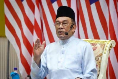 Anwar dijadual menyampaikan syarahan umum di Universiti Al-Azhar Al-Sharif di Kaherah, Mesir pada Ahad. Foto fail Bernama
