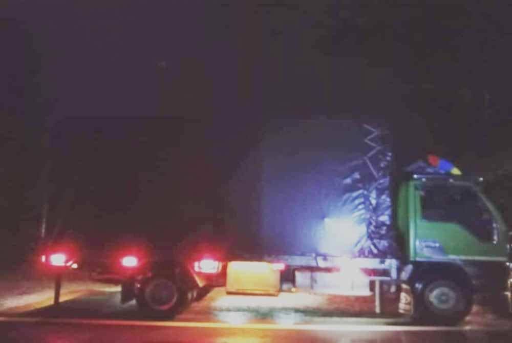 Untuk tangkapan kedua melibatkan seorang lelaki berusia 36 tahun dilakukan pada jam 9.45 malam di Kampung Lubok Stol selepas PGA menahan sebuah lori jenis Hicom yang dipandu dalam keadaan mencurigakan.