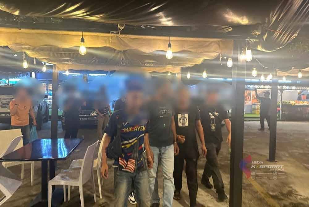 Lapan premis diserbu Imigresen di Taman Abad, Johor Bahru, Jumaat lalu.