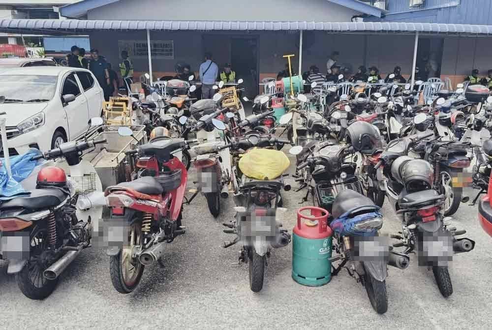 Antara kenderaan yang diperiksa dalam Ops PeWA JPJ Wilayah Persekutuan Kuala Lumpur, pada Isnin.