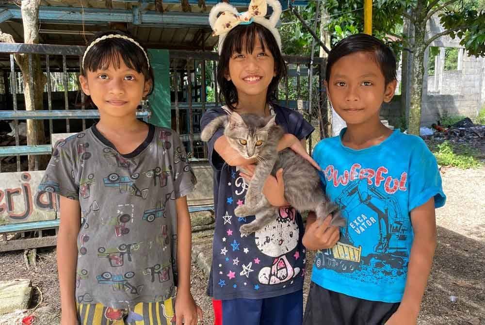 Anak-anak Norazah berusia 7 hingga 10 tahun akan mula bersekolah Ahad ini hasil bantuan PPD Pasir Mas.