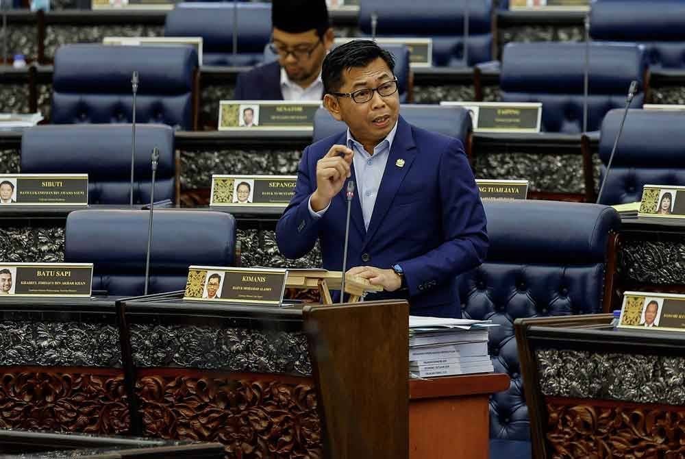 Mohamad pada Persidangan Dewan Rakyat sempena Mesyuarat Ketiga Penggal Ketiga Parlimen ke-15 di Bangunan Parlimen hari ini.  Foto Bernama