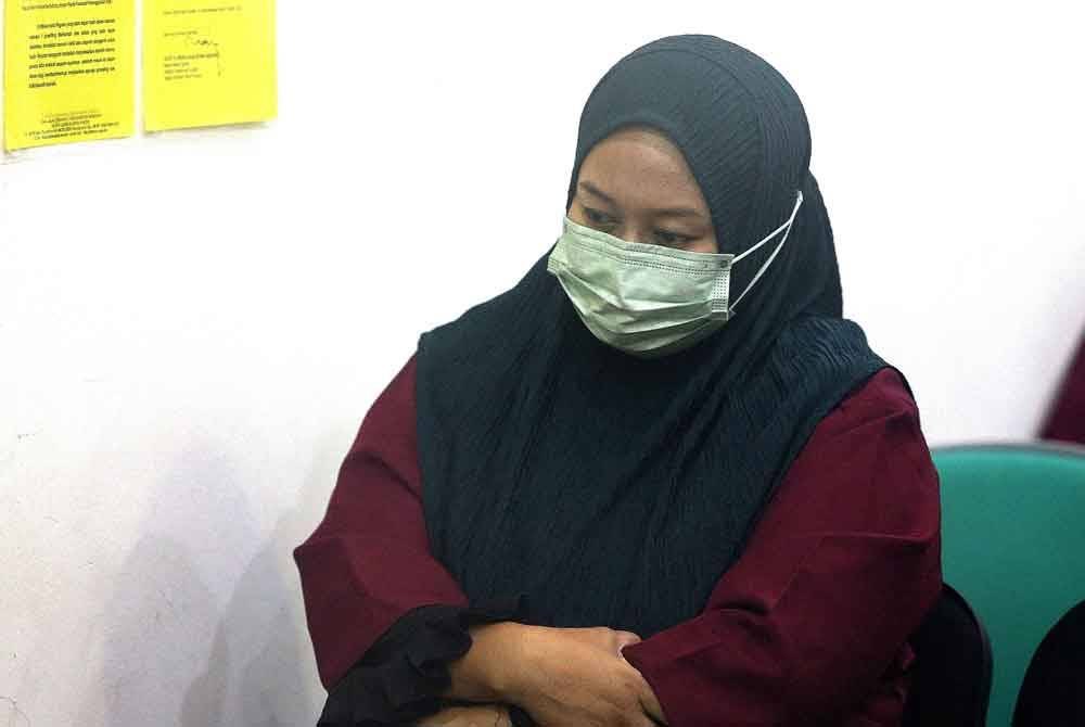 Noridayu ketika hadir ke Mahkamah Tinggi Syariah di Seremban.