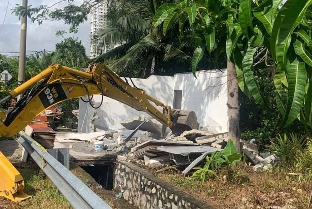 Kerja perobohan dilakukan selepas dua notis dikeluarkan MPKL dalam tempoh dua tahun tidak diendahkan OKS.